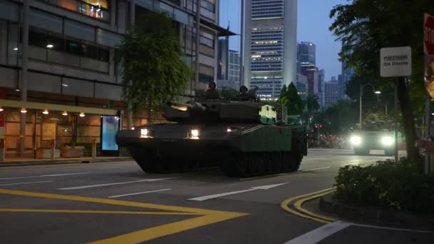 Parade Zum Nationalfeiertag Singapur 2023 Mit Panzern Der Armee Militärkonvoi — Stockvideo
