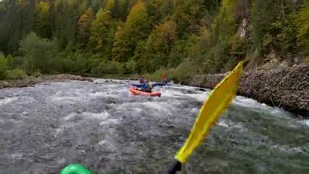 Happy Entusiastic Males Blue Inflatables Canoes Having Fun Ride Calm — Vídeos de Stock