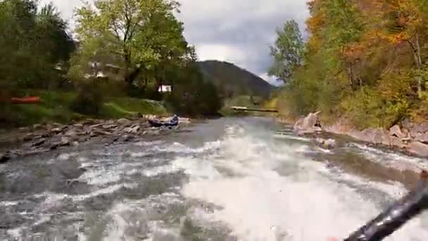Rafting Rio Montanha — Vídeo de Stock