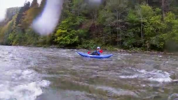 Happy Entusiastic Male Blue Inflatable Canoe Having Fun Ride Calm — Vídeo de Stock