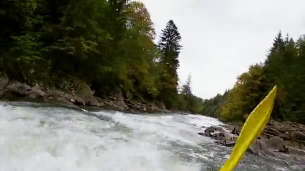 Rafting Horské Řece — Stock video