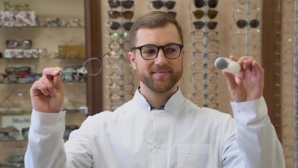 Ophthalmologist Hold Contact Lenses Glasses Hands Close Concept Choice Vision — Stockvideo