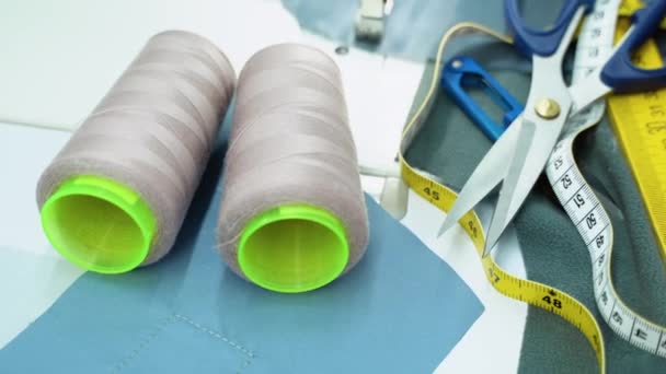 Threads Pattern Scissors Tape Measure Sewing Machine Workplace Seamstress Tailor — Vídeo de Stock