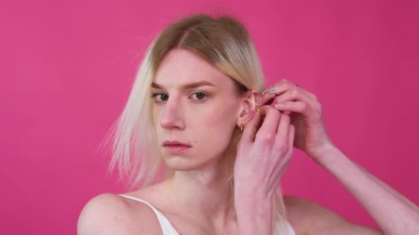 Portrait Young Transgender Man Dress Pink Background — Vídeo de stock