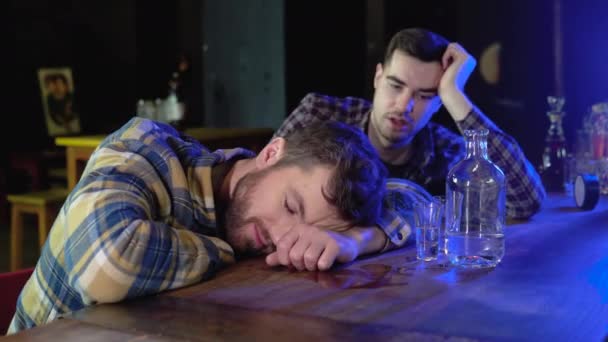 Two Very Drunken Men Sitting Bar — Stockvideo