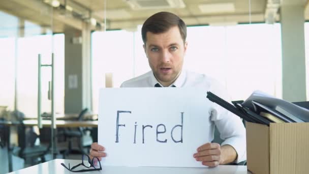 Dismissed Worker Holding Cardboard Sign Poster Fired Sad Depressive Distressed — Stockvideo