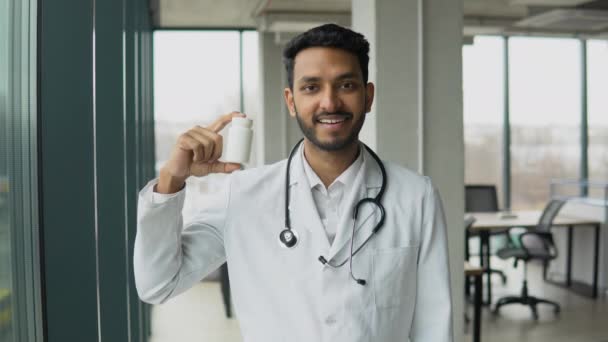 Indian Pakistani Male Doctor Standing Clinic Perfect Medical Service Hospital — Wideo stockowe
