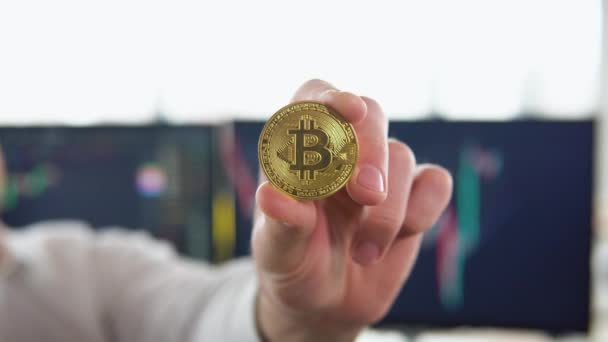 Golden Bitcoin Man Hand Digitall Symbol New Virtual Currency — Stock Video