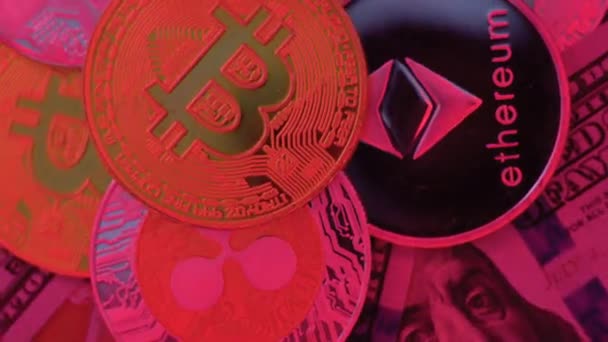 Bitcoin Btc Coin Ethereum Eth Coins Rotating Bills 100 Dollars — Stock Video