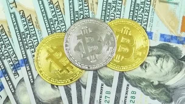 Golden Symbolic Coin Bitcoin Banknotes One Hundred Dollars Exchange Bitcoin — Stock Video