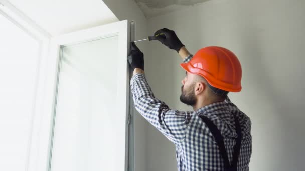 Repairman Fixing Windows New Apartment — Stock Video