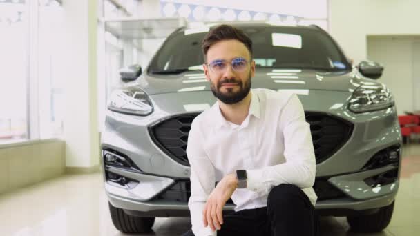 Portrait Young Man New Car Car Dealership — Stockvideo