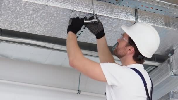Servicio Instalación Reparación Sistemas Ventilación Técnico Aspiración Trabajo — Vídeos de Stock