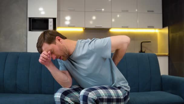 Lidé Zdravotní Péče Koncepce Problému Nešťastný Mladý Muž Trpící Bolestí — Stock video