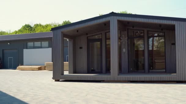 Строительство Нового Современного Модульного Дома Построение Новой Концепции Энергосберегающего Дома — стоковое видео