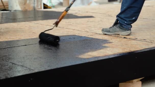 Waterproofing Floor Private House Applying Liquid Resin Floor Concrete Screed — Vídeo de Stock