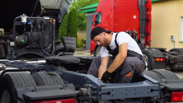 Reparação Camiões Homem Uniforme Mau Funcionamento Carro — Vídeo de Stock