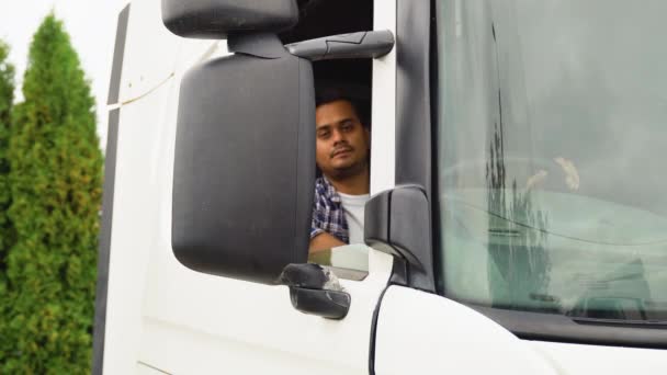 Conductor Camión Indio Profesional Ropa Casual Que Conduce Vehículo Del — Vídeo de stock