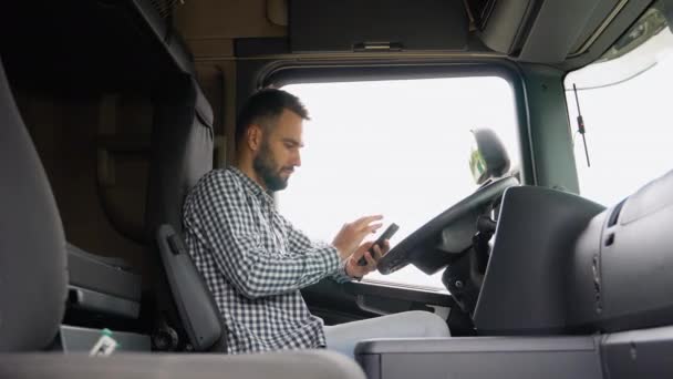 Professional Trucker Using Truck Gps Navigation Transport Deliver Goods Destination — Stock Video