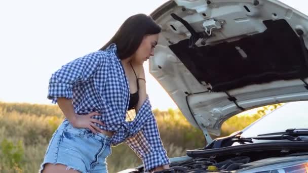 Beautiful Woman Shirt Shorts Looks Open Car Hood Road — Stock Video