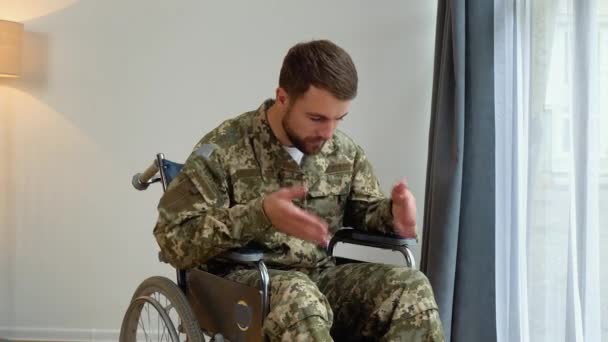 Солдат Страдает Депрессии Психологической Травмы Концепция Птср — стоковое видео