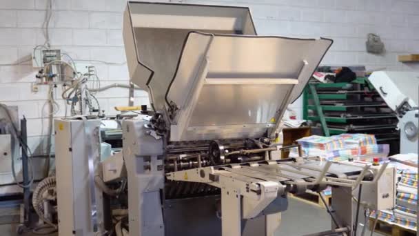 印刷工場でのオフセット印刷機 — ストック動画