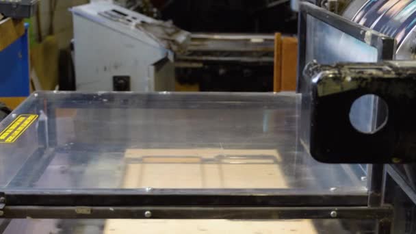 Trabajos Máquina Impresión Rodando Periódico Impreso Instalación Tipografía — Vídeos de Stock
