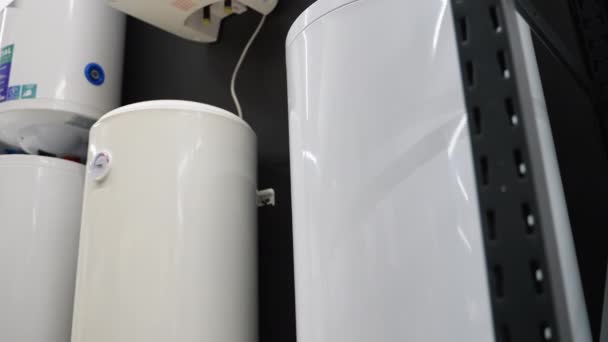 Warmwasserbereitung Boiler Wahl Sanitärgeschäft — Stockvideo