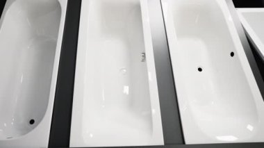 Şık ve işlevsel banyo küvetlerini araştırın. Şık tasarımlar ve yüksek kaliteli malzemeler. Banyo alanınızın rahatlığını arttırmak için mükemmel.