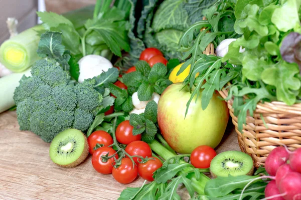 Свежие Органические Фрукты Овощи Здоровое Питание Основа Крепкого Иммунитета — стоковое фото