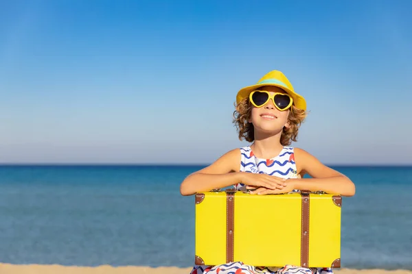 Child Vintage Suitcase Summer Vacation Girl Having Fun Beach Kid — Stock Photo, Image