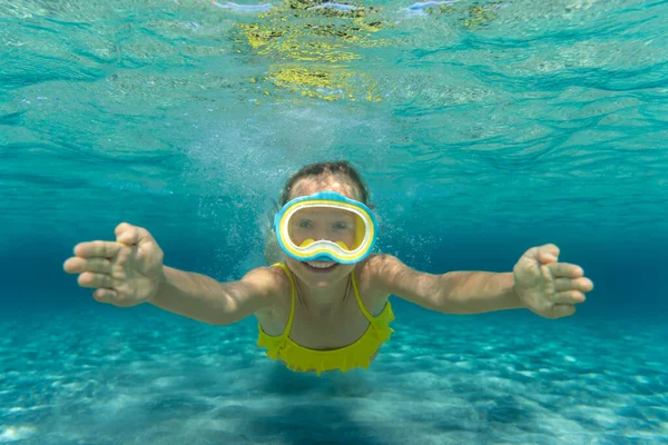 Unterwasserporträt Eines Kindes Das Kind Hat Spaß Meer Sommerurlaub Und — Stockfoto
