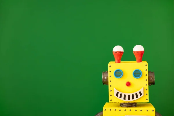Χαρούμενο Ρομπότ Παιχνίδι Έννοια Της Εκπαίδευσης Της Δημιουργίας Και Της — Φωτογραφία Αρχείου