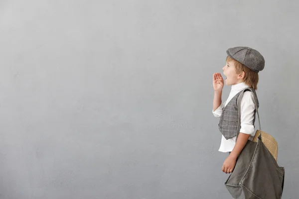 Newsboy Shouting Grunge Wall Background Kid Selling Newspaper Child Wearing — Stock Photo, Image