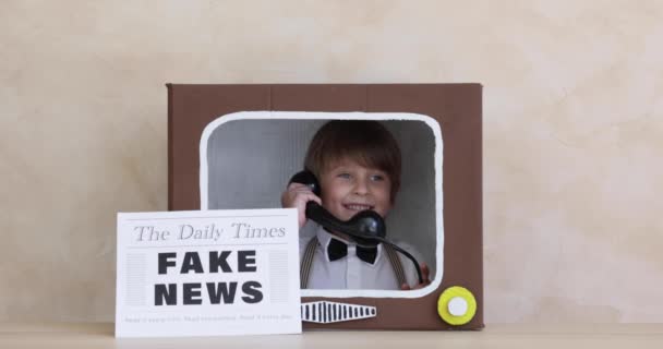 Newsboy Shouting Concrete Wall Background Boy Selling Fake News Child — Stock video