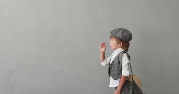 Newsboy Shouting Concrete Wall Background Child Wearing Vintage Costume Kid — Stock video