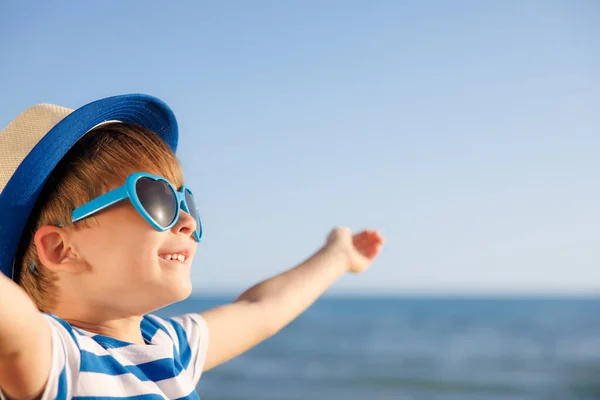 Šťastné Dítě Letní Prázdniny Kluk Baví Pláži Letní Dovolená Cestování — Stock fotografie