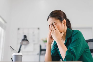 Stresli Kadın İçişleri Bakanlığı 'ndaki işine ara verdi..