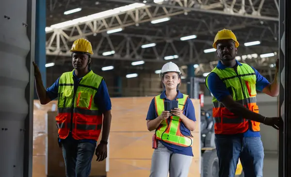 Foreman Workers Working Warehouse Talking Job Warehouse Worker Team Checking — Stock Photo, Image
