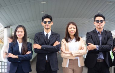 Kolları bağlı genç iş adamları takımı, Başarı Ekibi Kavramları