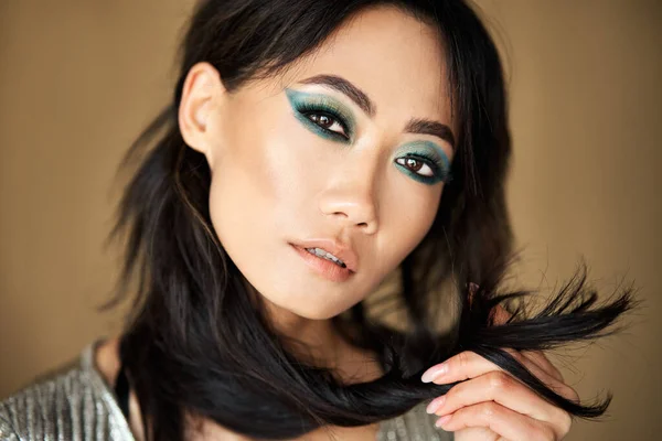 Portrait Belle Fille Asiatique Modèle Avec Des Cheveux Longs Maquillage — Photo