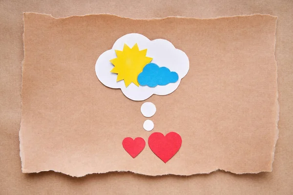 Postkarte Mit Rotem Herz Sonne Wolken Und Sprechblase Papierkunststil Liebesbrief — Stockfoto