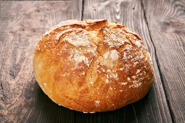 Bochenek Świeżego Białego Chleba Drewnianym Tle Stołu Piekarnia Koncepcja Żywności — Zdjęcie stockowe