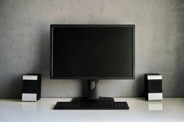 Tomma Datorskärmar Vid Skrivbordet Arbetsplatsbakgrund Stockbild
