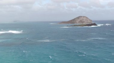 Makapu 'dan Oahu, Hawaii' deki Tavşan Adası 'na geniş açı.