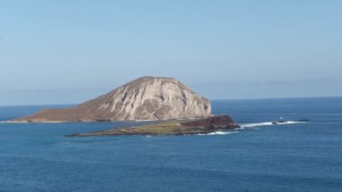 Tavşan Adası Makapu 'nun Gözcü Noktası, Oahu, Hawaii' den görüldü.