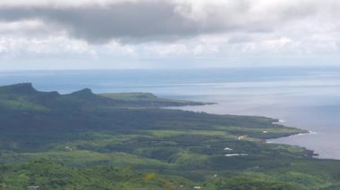 Saipan Dağı 'nın tepesinden görülen hava manzarası. Tapochao, Kuzey Mariana Adaları