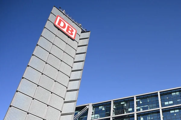 Berlino Germania Ottobre 2022 Logo Della Deutsche Bahn Sulla Stazione — Foto Stock