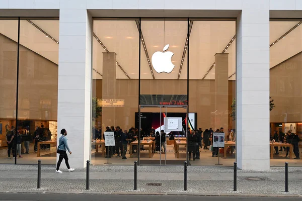 Berlin Allemagne Novembre 2022 Personnes Près Apple Store Berlin — Photo