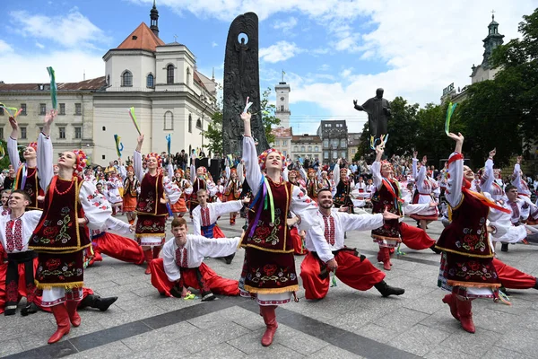 Львов Украина Июня 2023 Года Люди Танцуют Традиционные Украинские Танцы — стоковое фото